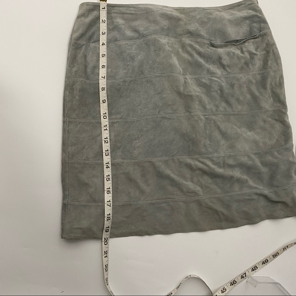 Krizia Italy rare 100% sheepskin Gray suede skirt - Picture 8 of 9